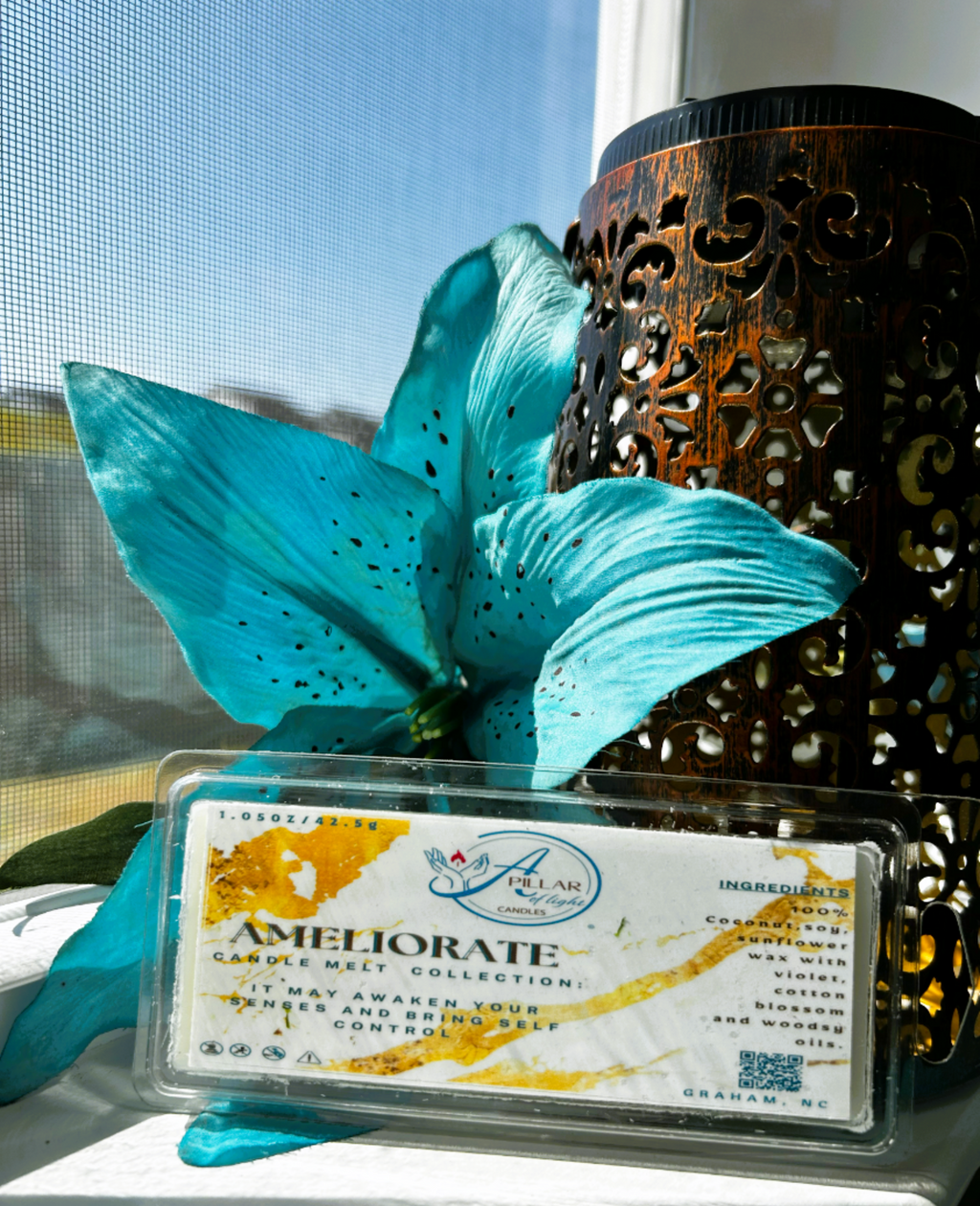 Aromatherapy snap bar wax melts with violet, cotton blossom and woodsy scent blend - clean burning eco-friendly home fragrance